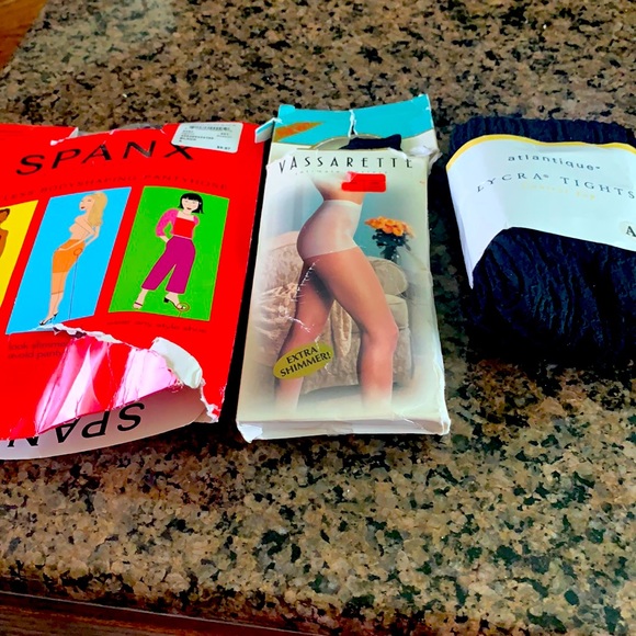 see pics Accessories - One pair spanx one hose 1 tights
